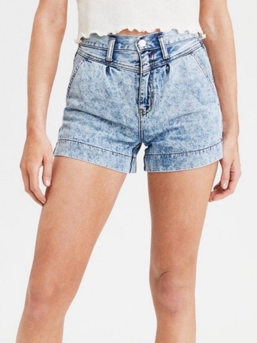 American Eagle High Waisted Mom Shorts Size 14 Light Acid Wash Cuffed Classic
